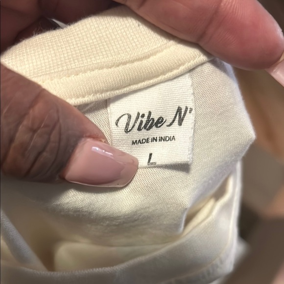 Vibe Cream Crop Top with Desert Graphic - Picture 2 of 4